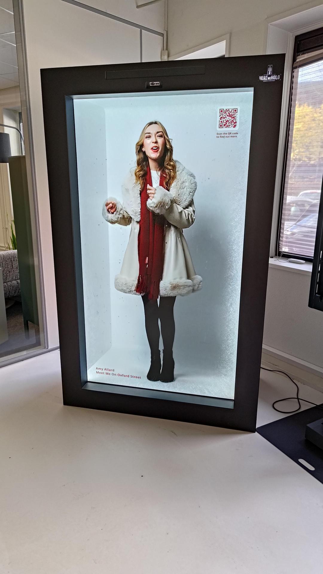 Holographic Solution Holobox: United Kingdom - London - Oxford Street