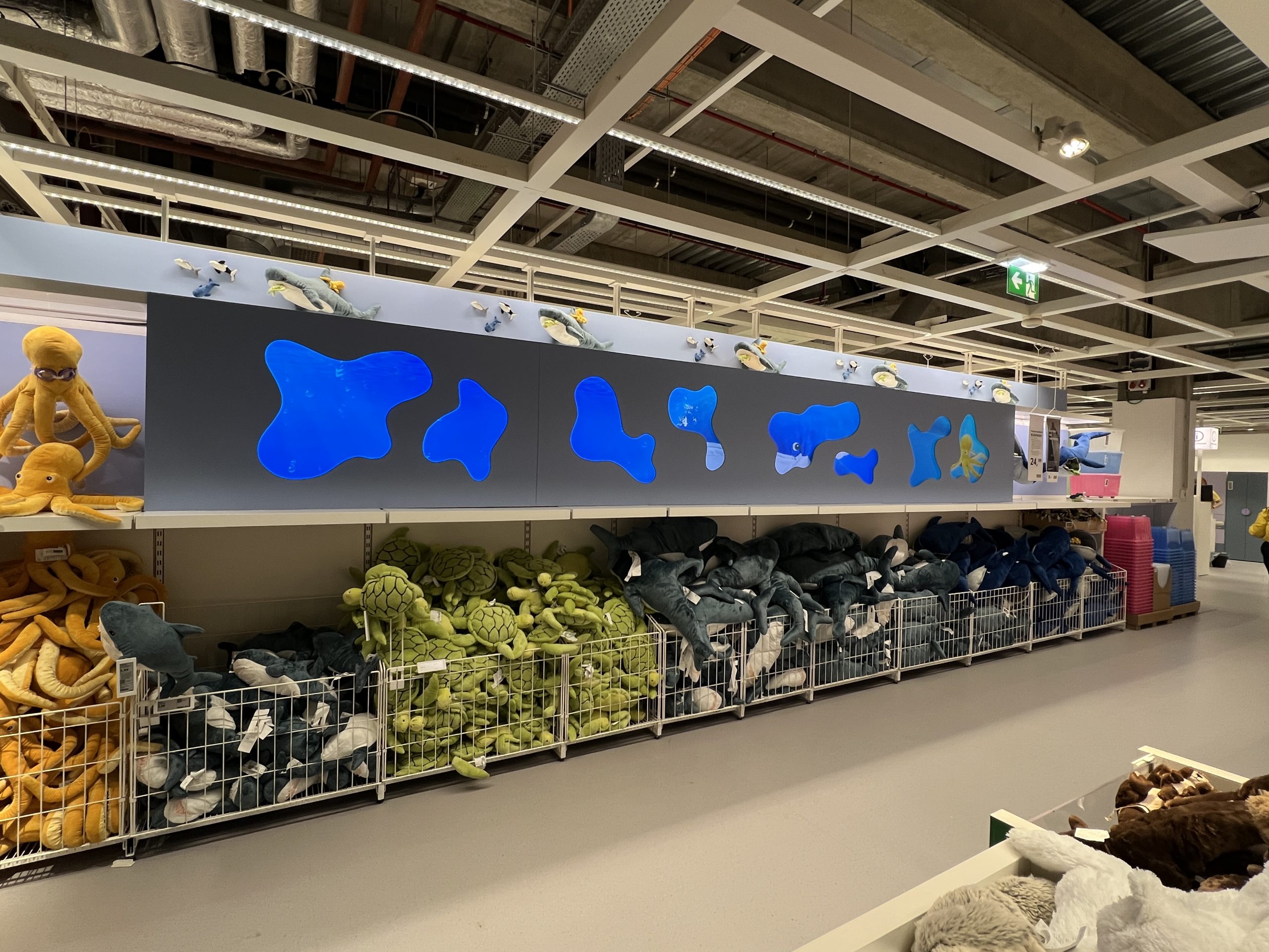 Childrens IKEA - Aquarium 4 x 55" Landscape Screens: Belgium - Ghent