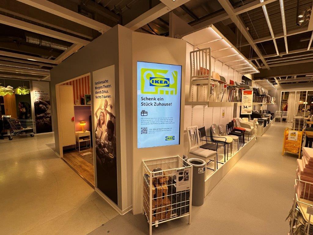 Portrait Screen Showroom: Germany