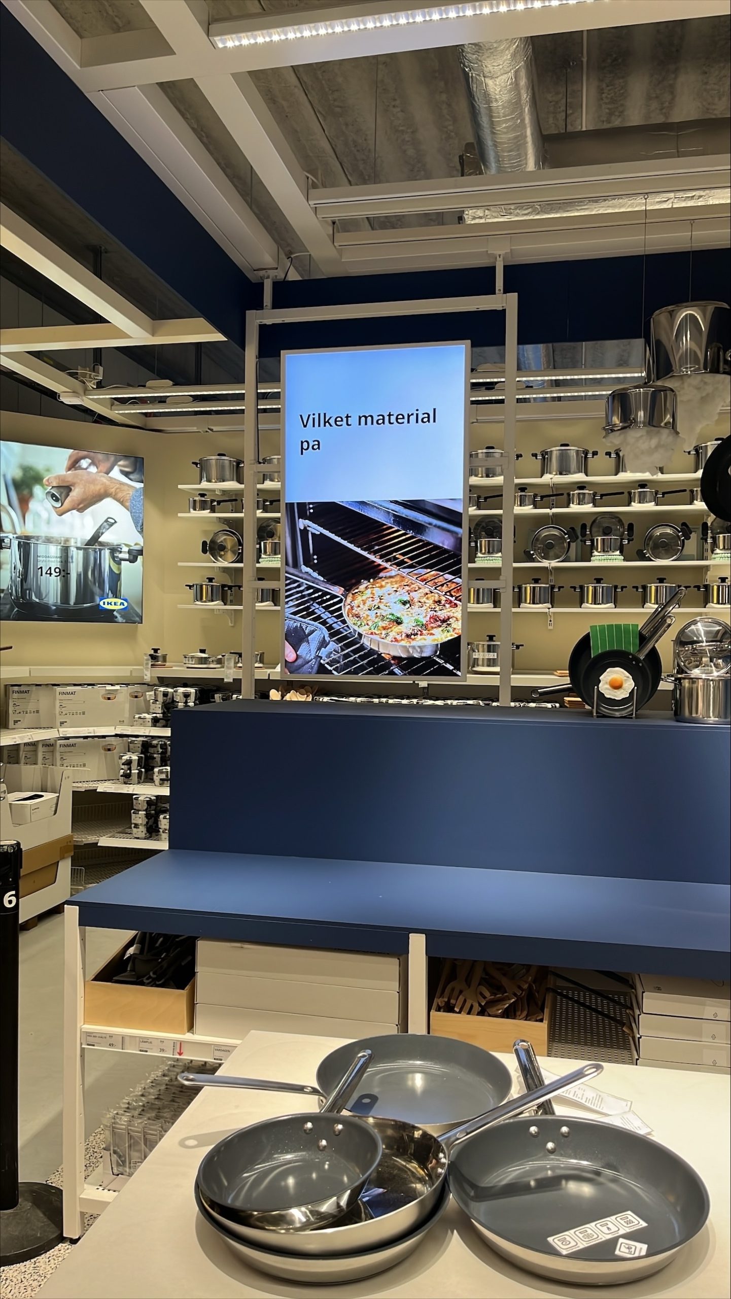 Portrait Screen Market Hall Frying Pans: Sweden - Malmö